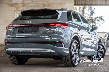  2 Audi Q4 40 e-tron