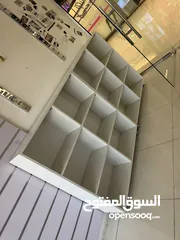  1 للجادين فقط!!!!!! ديكور محل ويصلح لمنزل خزائن بيضاء،  للبيع بسعر مغري الموقع تلاع العلي