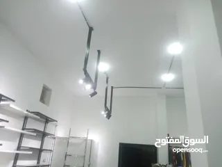  11 ديكور جاهز لمحل ألبسة أو حقائب بتصميم راقي وجاهزية كاملة!