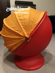  1 كرسي أيكيا شكل بيضة مع مظلة (Egg Chair) دوّار عدد 2 (لون أحمر وبرتقالي) شراء من بريطانيا للبيع