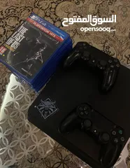  4 بلاستيشن فور للبيع مع جاهزين وكآمل ملحقاته    ومساحتها 80 جيجا  PS4