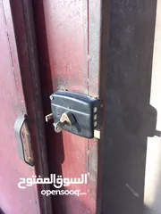  1 باب منزل حديد ربي يبارك متين بالقفل متاعه ومفاتيحه