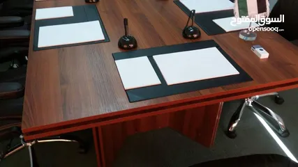  7 طاولة لقاعات الإجتماعات