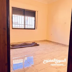  7 شقه مفروشه