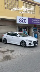  2 Hyundai ELANTRA 2018