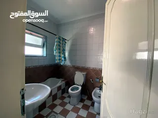  3 شقة مفروشة للإيجار 220م2 ( Property 16317 )