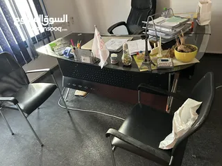  12 اثاث مكتب فاخر استعمال بسيط جدا - شبه جديد بسبب السفر