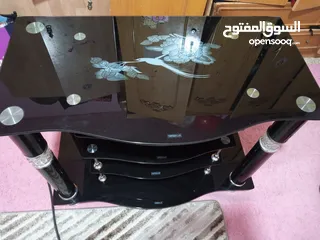  6 طاولة تلفاز زجاجية للبيع