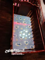  14 تخت بيبي عدد 2 ازرق و زهري اندونيسي مع الهزاز للتواصل