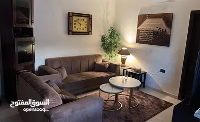  3 شقة للبيع مميزة تصلح للسكن او الاستثمار موقع مميز في تلاع العلي