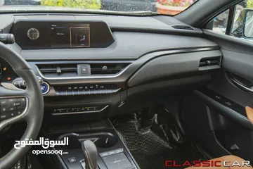  3 Lexus UX300e 2022