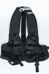  3 سترة او ( حامل الكاميرات ) بحالة ممتازه