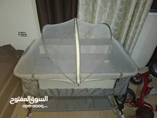  3 تخت بيبي استعمال بسيط جديد  قابل للتفاوض في شيء بسيط