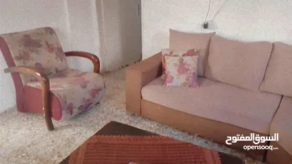  2 طقم كنب بحاله جيده