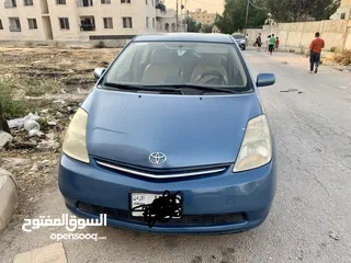  3 سيارة تويوتا بريوس