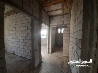  5 بيت مستقل عظم واجهة حجر مميز للبيع في بيت راس