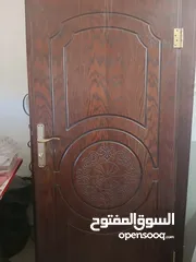  11 اثاث صالون سيدات مستخدم اجنبي بحاله جيده جدا وخزانه كبيره سحاب وابواب خشب