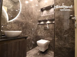  9 شقة طابق أخير مع روف (205م)داخلي (80م)ترس خارجي في أرقى مناطق ام حجير شفا بدران