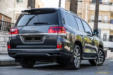  4 Toyota Land Cruiser Vxs 2016 وارد و بحالة الوكالة