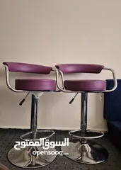  2 كراسي معدنية متحركة للبيع