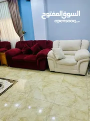  3 طقم كنب دب11 مقعد بحالة ممتازه