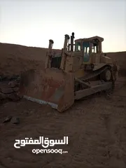  7 بلدوزر D8L +لودر 470 +حفارة 450 +حفارة 300 للإيجار