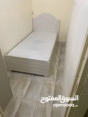  3 متاح بارتيشانات رجال بجانب الوحدة مول Rent partitions  900 AED