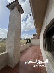  24 فيلا غير مفروشه للايجار السنوي