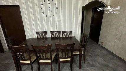  4 table  with chairs طاولة مع كراسي