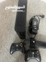 2 اكس بوكس 360مهكر علي اكتر من 200لعبه مع ايدين وكاميرا