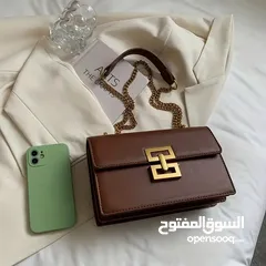  8 حقيبة كتف نسائية أنيقة بحزام سلسلة ـ لون أسود أو بني ـ تصميم معدني فاخر