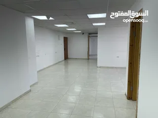  8 مكتب واسع وسط رام الله للايجار