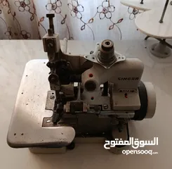  2 ماكينة حبكة سنجر نضيفة و ممتازة