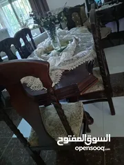  3 طاولة سفرا للبيع وطقم كنب تفصيل مستعمل بحالة الجديد