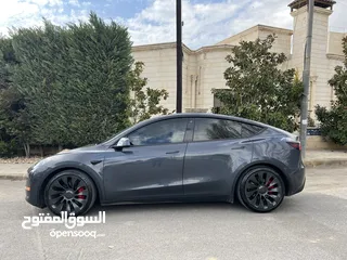  4 Tesla model Y Performance 2022