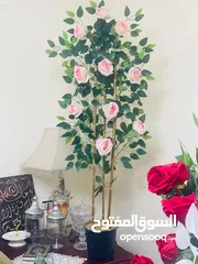  10 أشجار زينه ورد صناعي   متوفر لون احمر فقط  شغل بيتي مرتب بزبط داخلي و خارجي للمنزل وللغرف و للمداخل