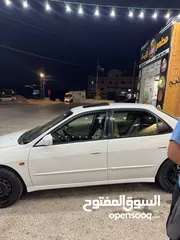  1 هوندا اكورد 2002. للبيع المستعجل  2400 دينار