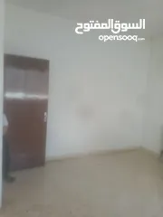  6 مستودع للايجار