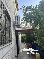  17 منزل مستقل خريبة السوق نافع قرب سوق الخضار المركزي للبيع