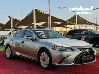  1 LEXUS ES300H 2023 FULL OPTION ZERO KM GCCتقبل التصدير للسعودية و العراق و جميع  الدول مواصفات خليجية