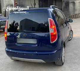  3 سكودا رومستر 2011