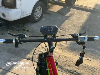  5 بسكليت كهربائي مستعمل بشكل الوكالة لون البسكليت ازرق مثل آخر صورة
