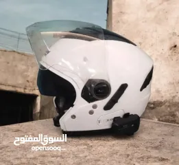  1 خوذة بوضعية ممتاز  نمرة m سعرها بسوق من 400,500