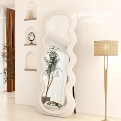  4 مرايا ستاند بإطار مخملي فاخر