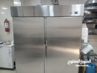  6 عدة مطعم للبيع مستعملة بحالة ممتازة جدا  البيع بداعي السفر..................................