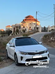  2 Kia K5 النسخة الرياضية