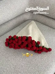  3 باقة ورد كروشيه يدوية - ترند أنيق لتزيين الطاولات والهدايا، تصميم فني بلمسة أنثوية راقية.