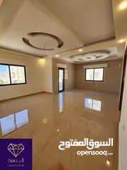  29 طابق اخير مع روف دوبلكس فاخر لم يسكن لقطه وبسعر مغري جداااا في اجمل مناطق الجاردنز قرب شارع المدينة