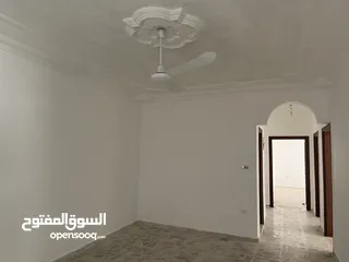  3 شقة للايجار 3 غرف نوم 3 حمامات و بلكونتين شارع 16 موقع استراتيجي 230 شهري