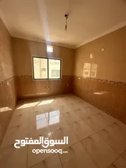  6 شقه للبيع طابق اول هندسي شارع ألرئيسي في السكنيه الثالثه اكمال المنشور في الأسفار